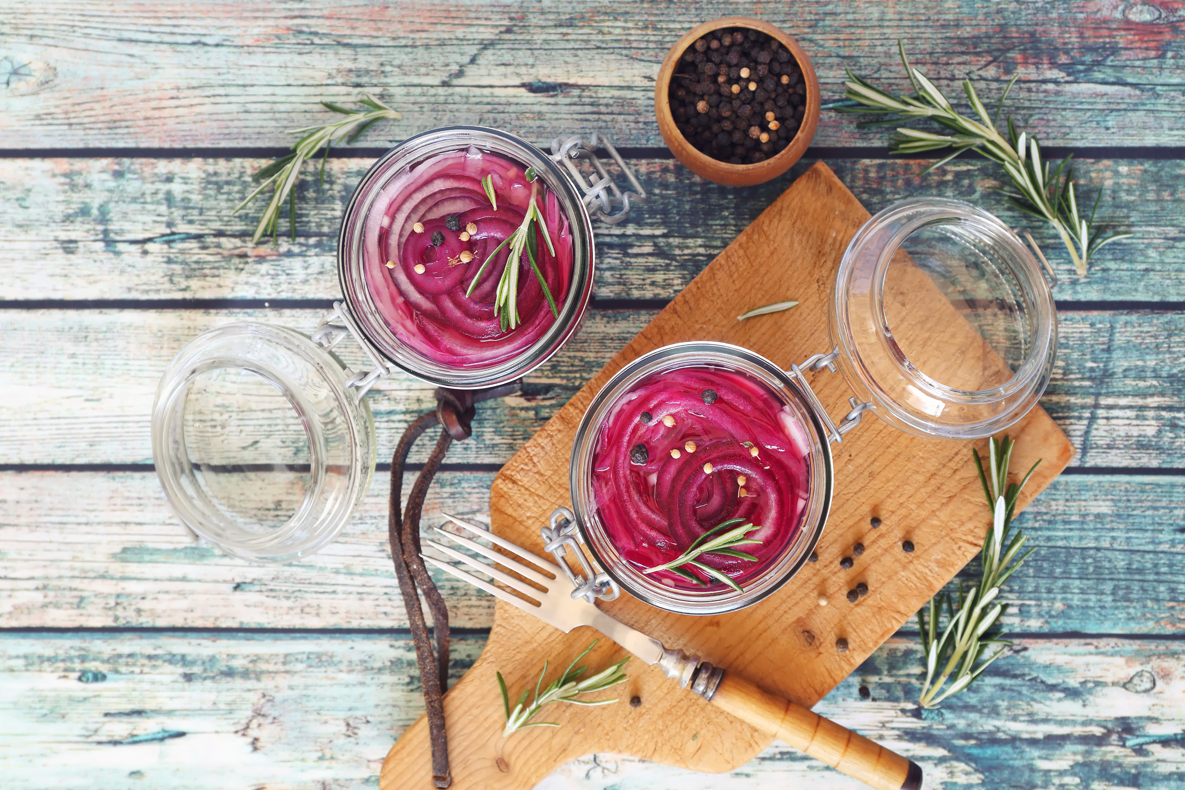 En solo tres pasos aprende a preparar unas exquisitas cebollas encurtidas