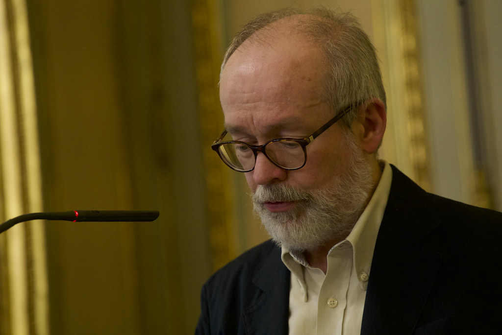 “Resulta urgente defender la verdad como patrimonio público”: Hernando Valencia