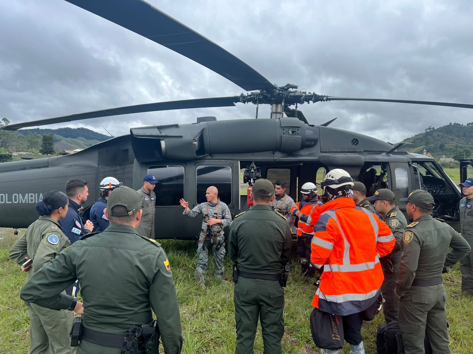 Sigue la recuperación de las víctimas de avioneta que cayó en Urrao