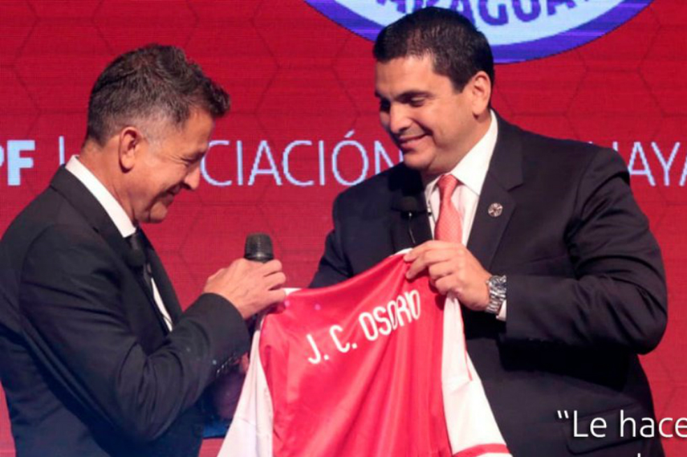 Juan Carlos Osorio fue presentado como entrenador de Paraguay