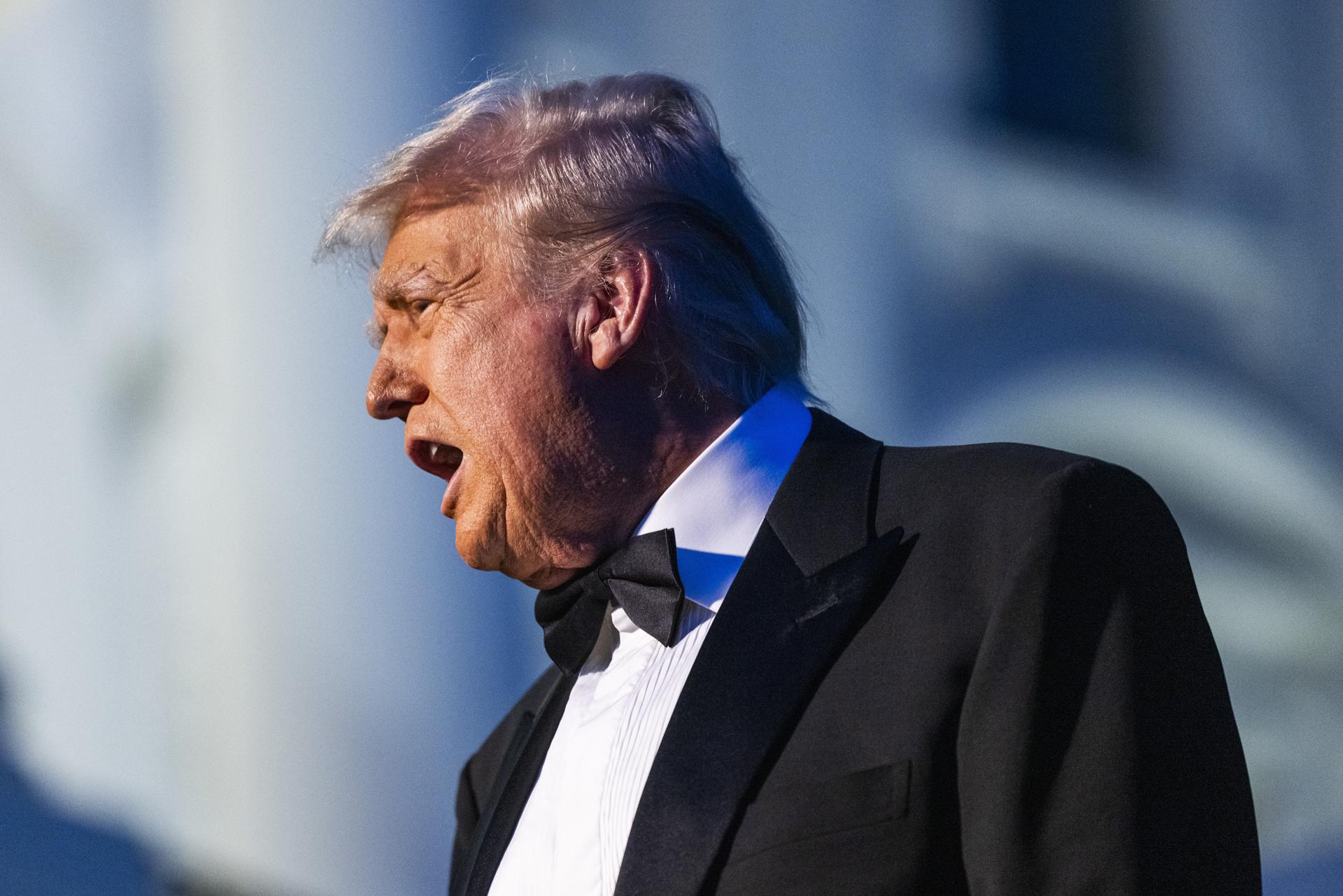 Despidos “inminentes” y recortes millonarios: amenazas de Trump ante el cierre