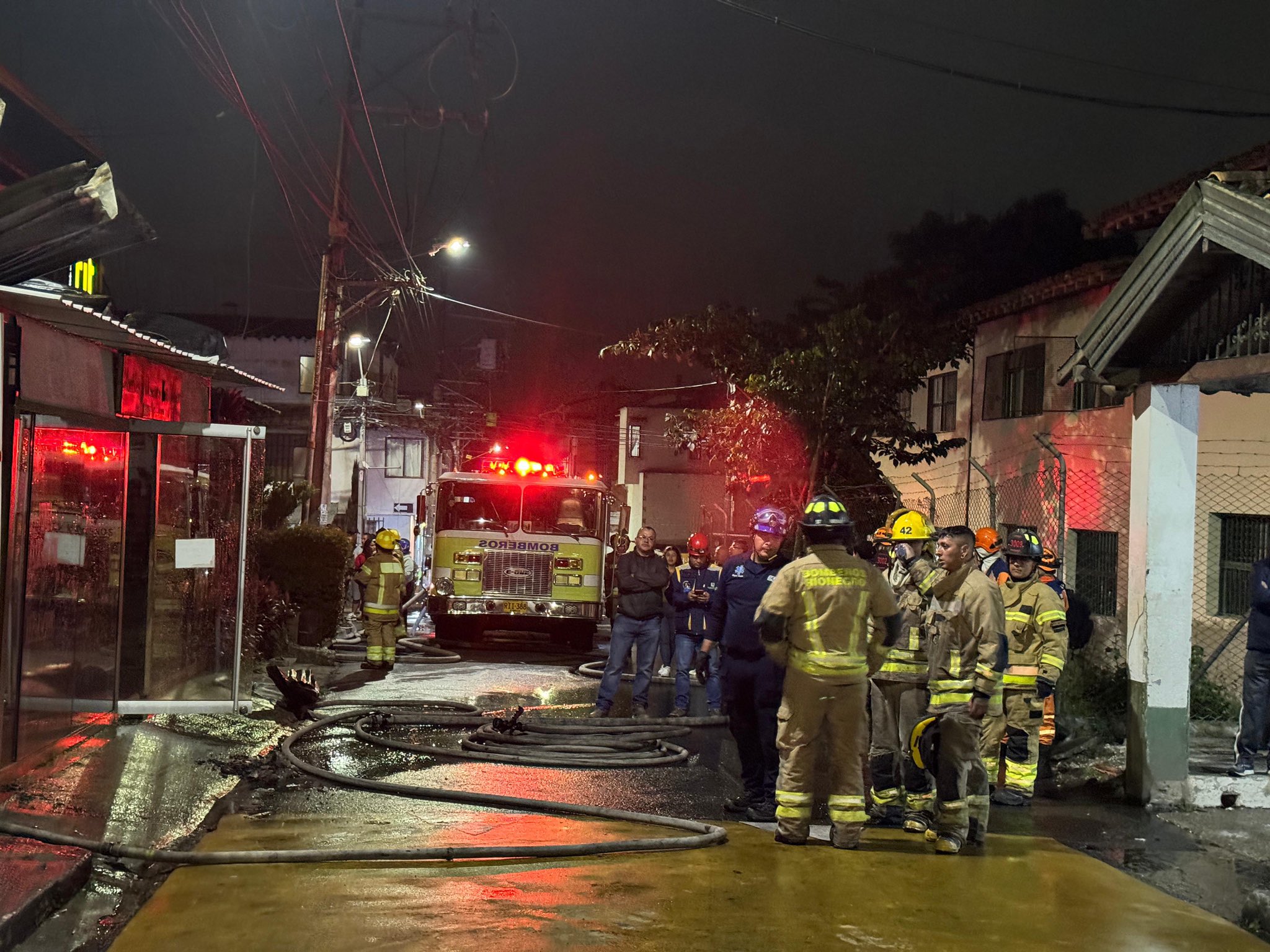 Globo de mecha habría causado incendio que afectó cuatro viviendas en Rionegro, Antioquia
