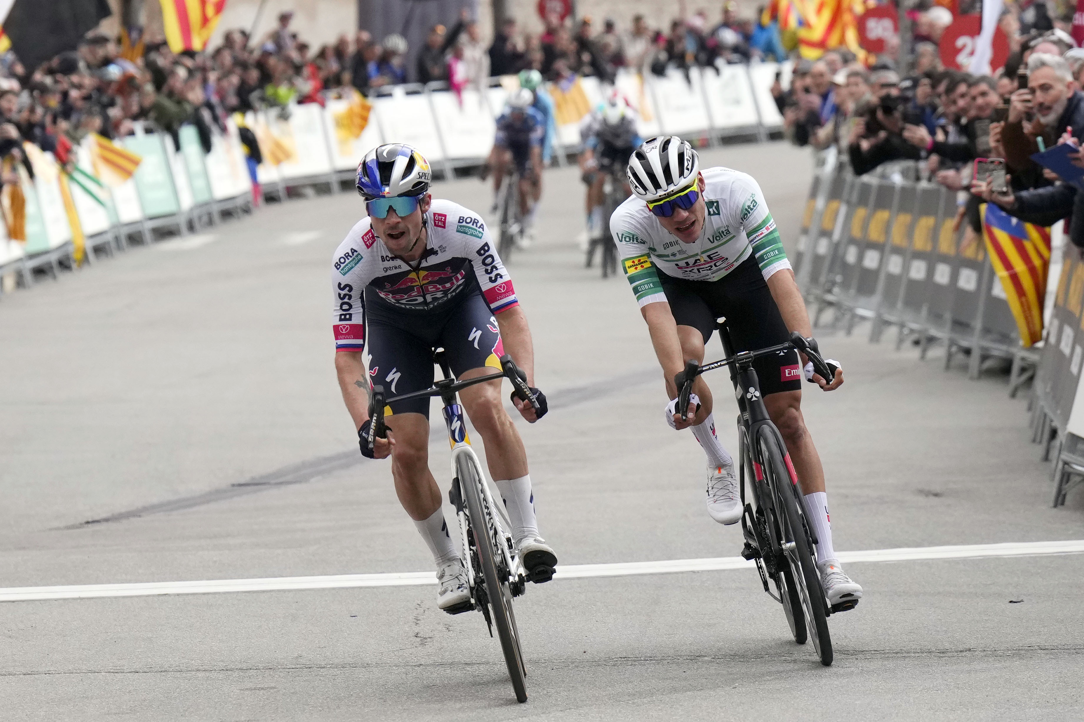 Así van los colombianos en la Vuelta a Cataluña, que tiene a Roglic como líder