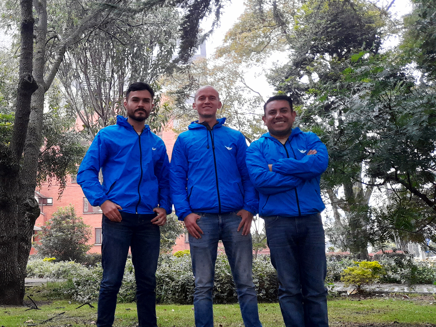 Emprendieron y su empresa acompaña a adultos mayores a sus citas médicas