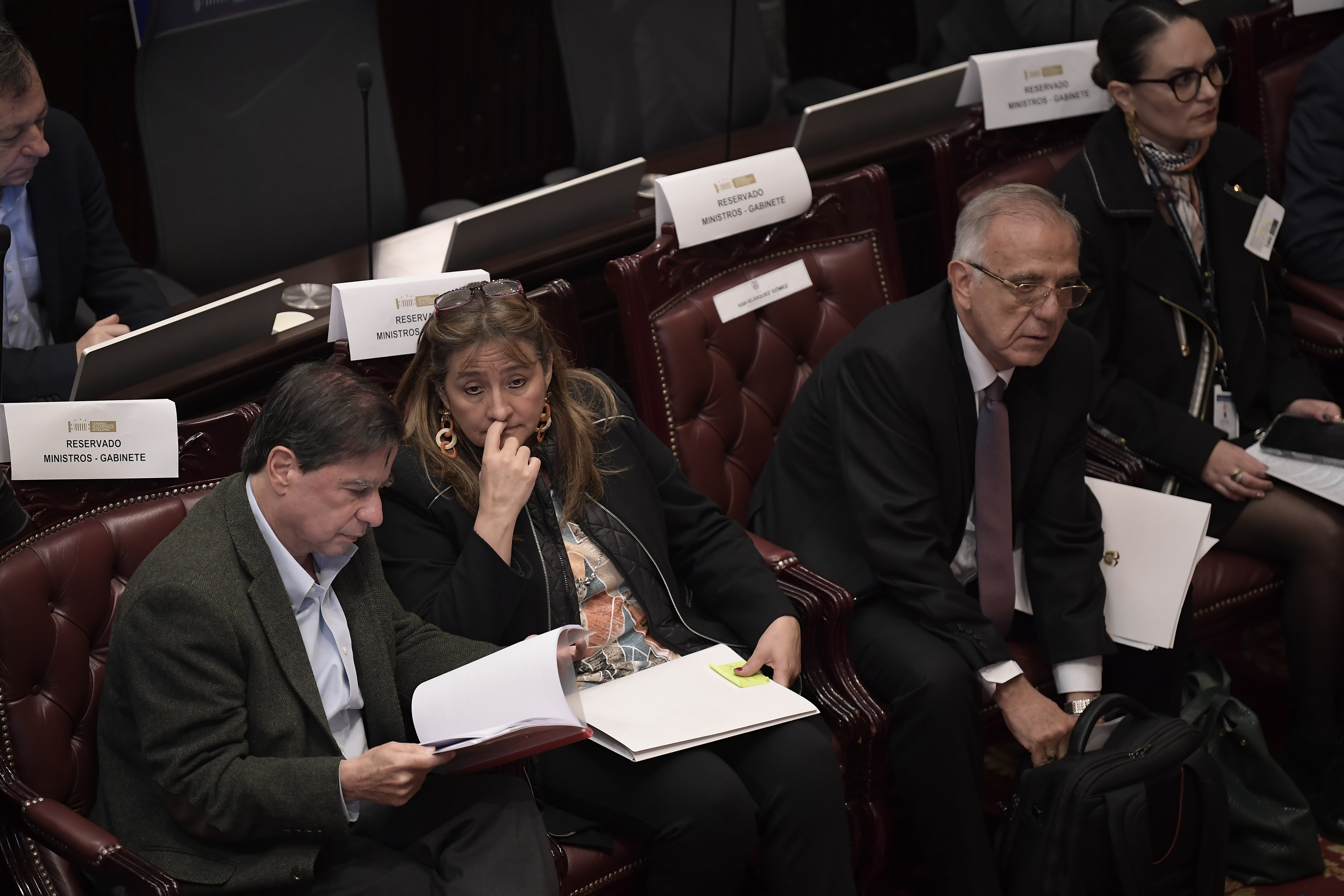 Petro dejó gabinete en interinidad en medio de incertidumbre en tres frentes claves