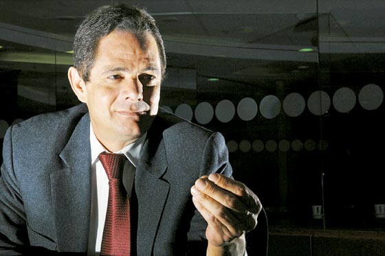 Helicóptero donde se movilizaba Germán Vargas Lleras por poco cae a tierra