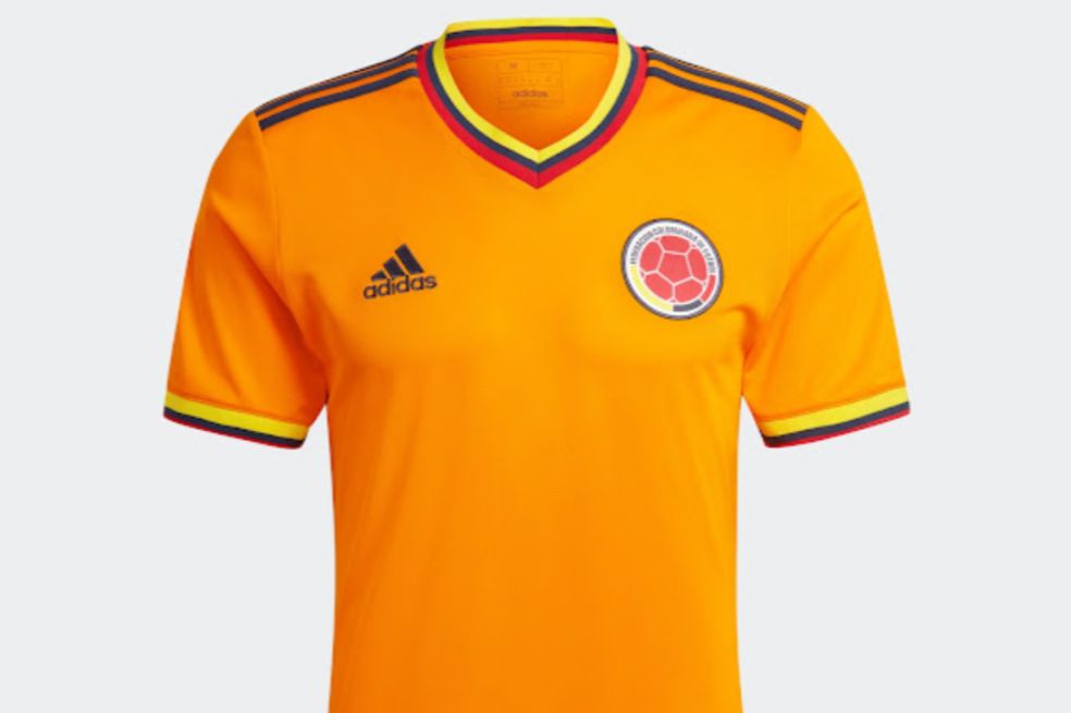La camiseta que Adidas sacó en su colección Icon basada en la de la selección Colombia de 1975.