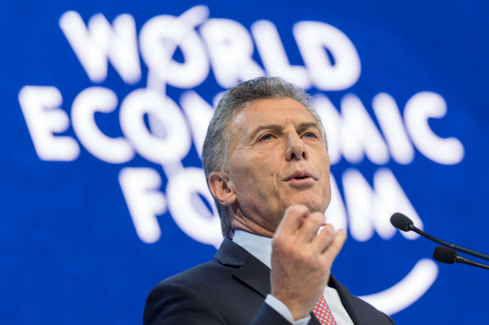 Argentina ha dejado atrás el populismo: Macri en Davos