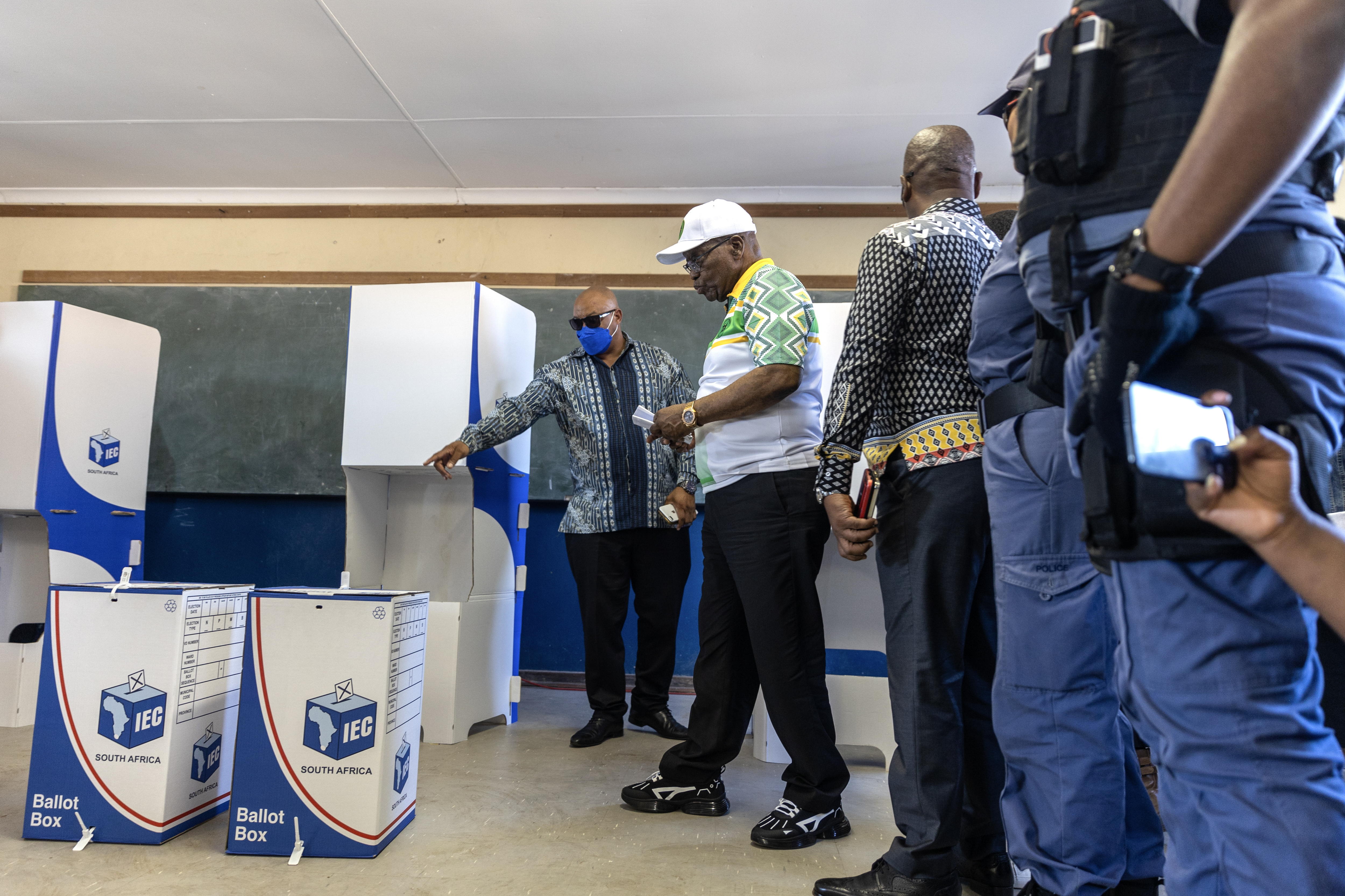 Sudáfrica celebra las elecciones más reñidas desde el fin del apartheid