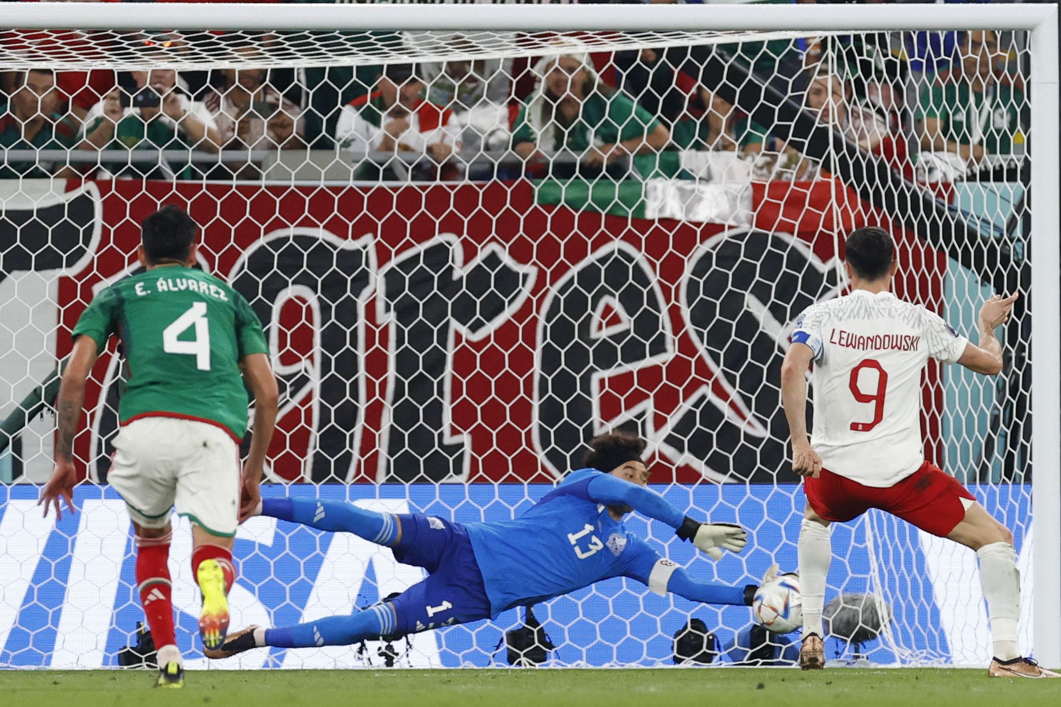 Argentina respira, en medio del impacto: México empató con Polonia