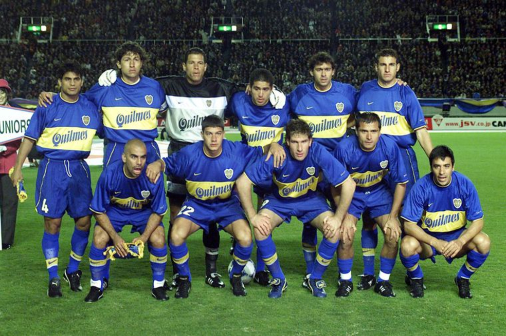 Arriba: Hugo Ibarra, Jorge Bermúdez, Óscar Córdoba, Juan Román Riquelme, Cristhian Traverso y Aníbal Matellán. Abajo: Mauricio Serna, Sebastián Battaglia, Martín Palermo, Marcelo delgado y José Basualdo.