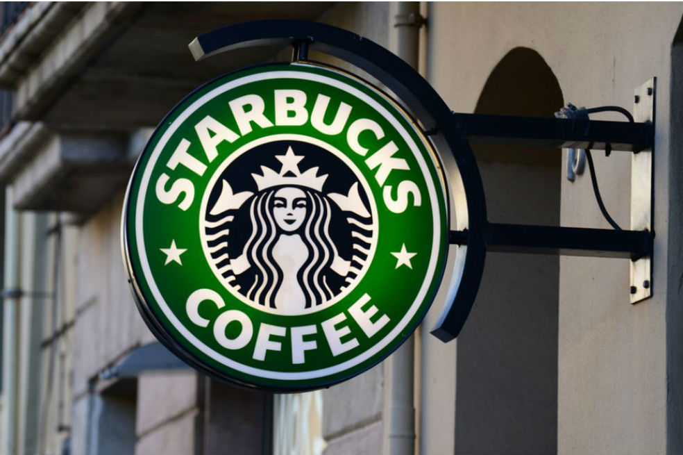 Starbucks eliminará los pitillos de todas sus tiendas en 2020
