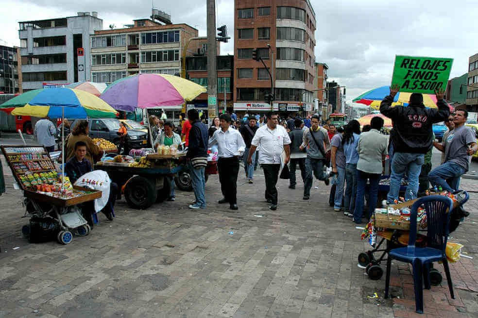 Aceptan demanda contra artículo del Código de Policía con el que se multó compra de empanada