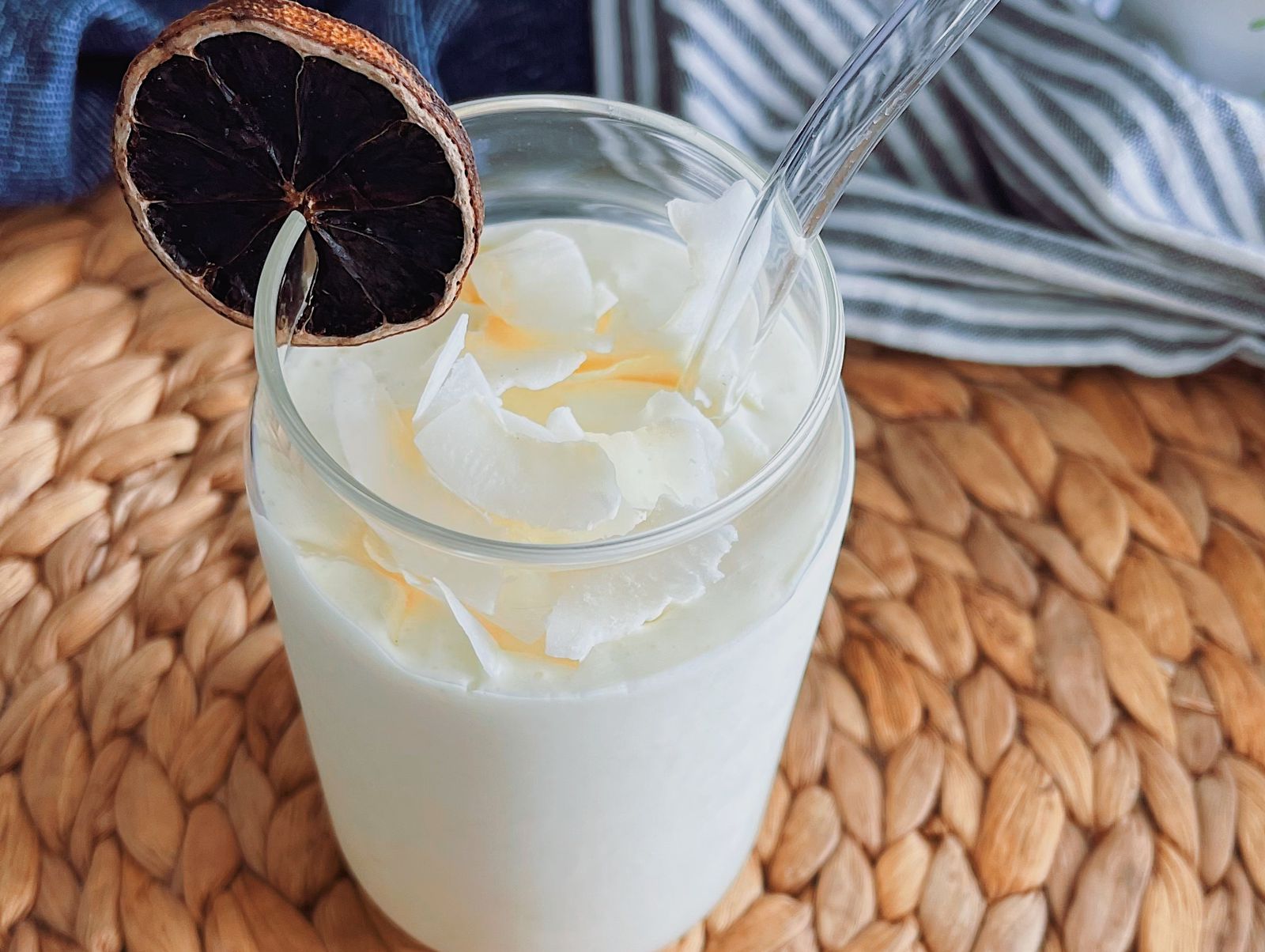 Toma nota de esta receta y aprende a preparar limonada de coco