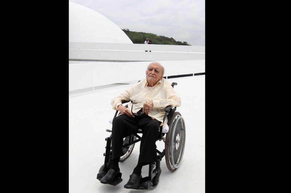 Unesco guarda un minuto de silencio por Óscar Niemeyer