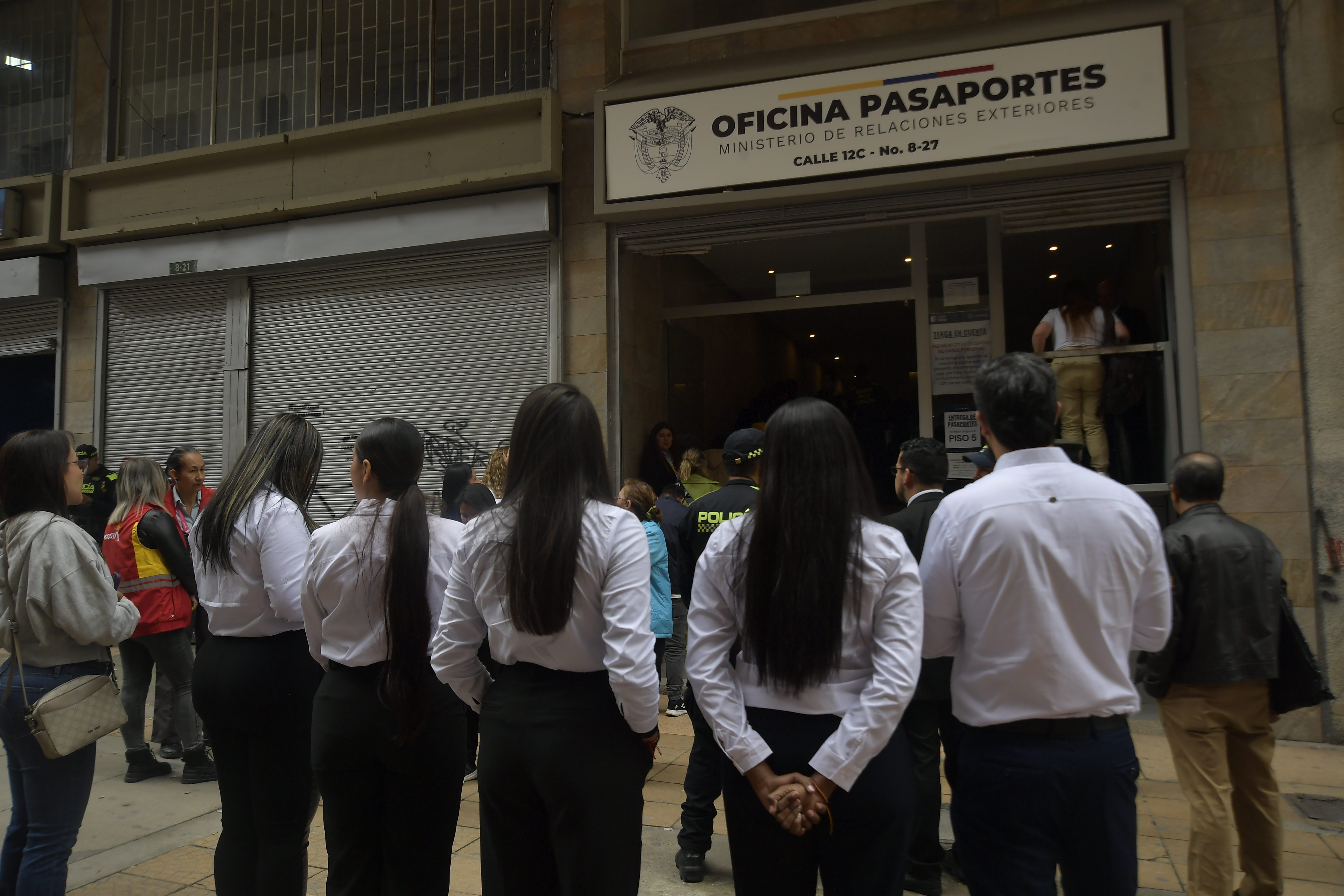 Oficina del ministerio de relaciones exteriores ubicada en la calle 12c No. 8-27 en Bogotá