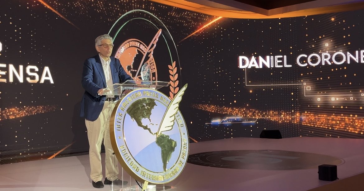 Daniel Coronell y su discurso dedicado “a esa bala que por fortuna no llegó”