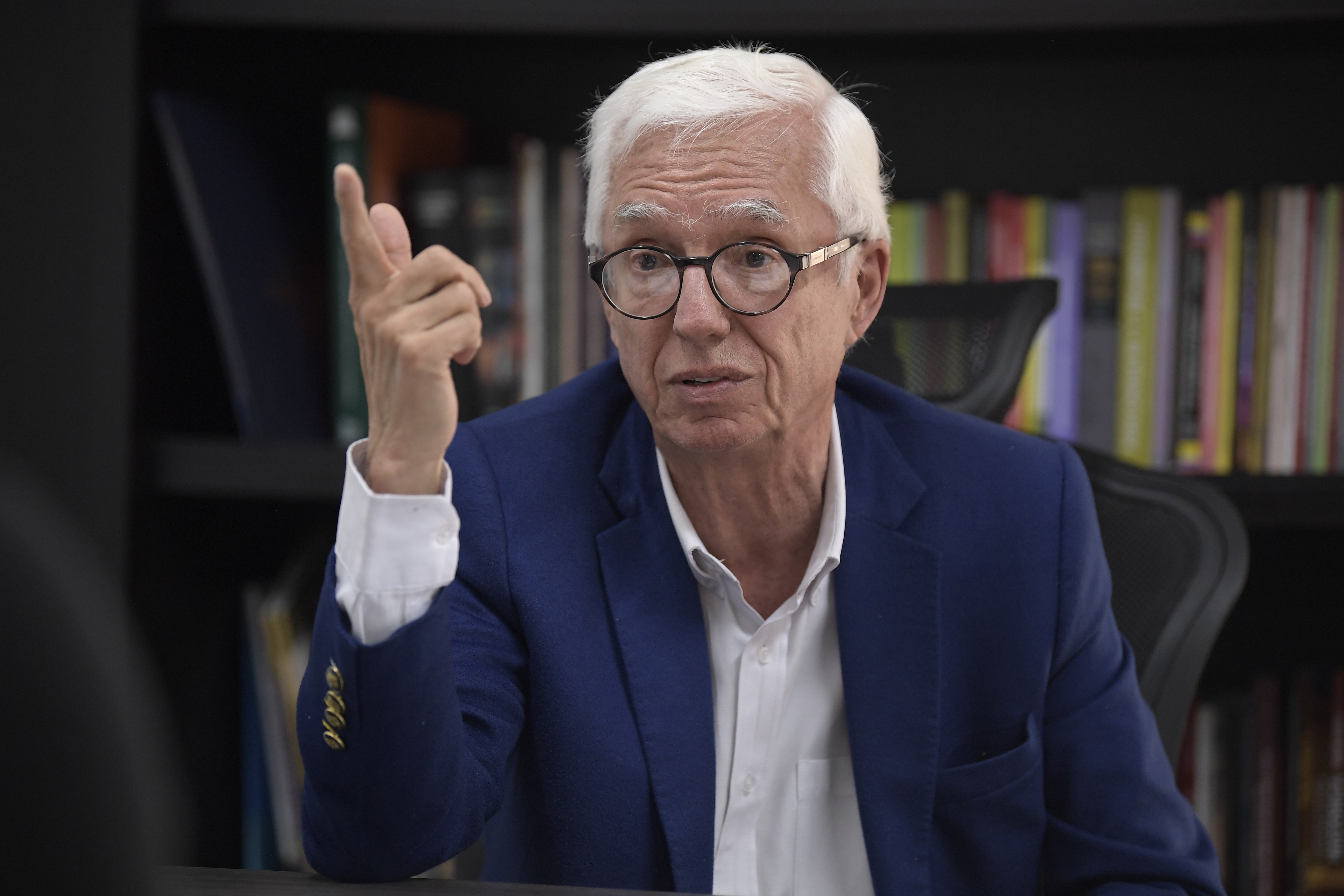 Jorge Enrique Robledo anuncia que votará en blanco, al igual que Fajardo