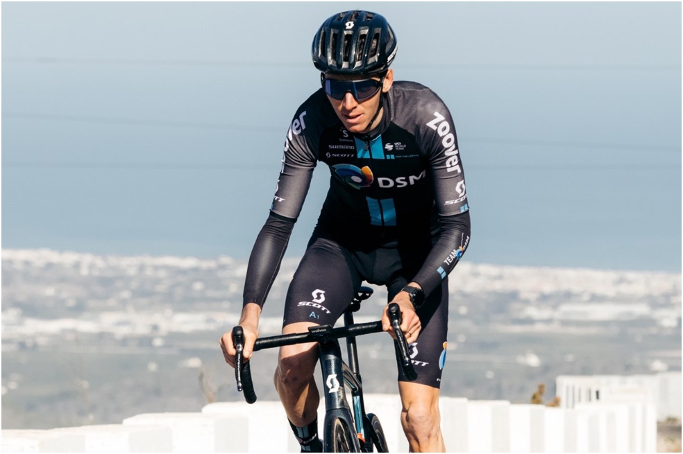 El francés Romain Bardet ganó la etapa 14 de la Vuelta a España