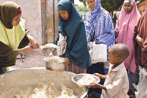 La desnutrición, mientras tanto, en países de áfrica sigue al alza./ EFE