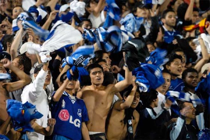 A 28 hinchas de millonarios los detienen por agredir a joven