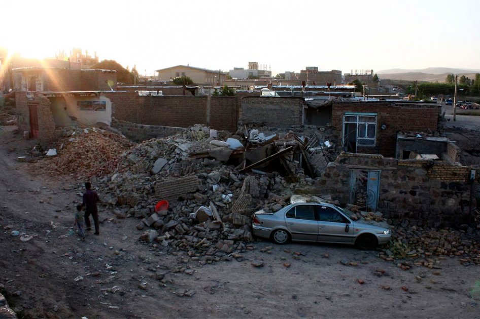 Terremotos en Irán dejaron 60 pueblos destruidos