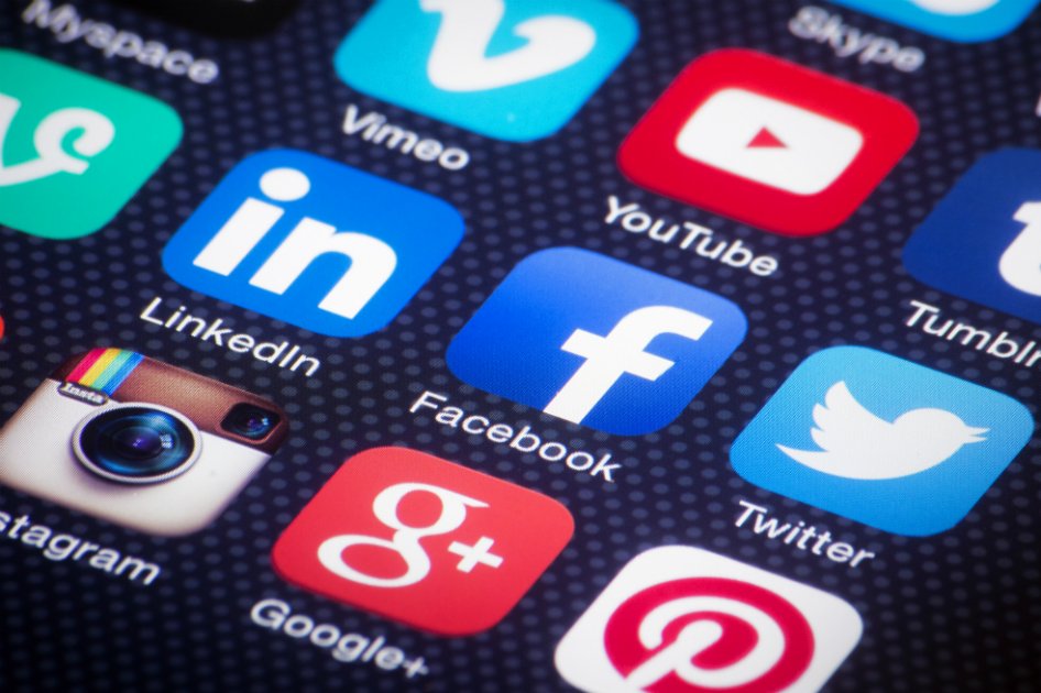 El ‘jocoso’ congresista que quiere prohibir por un día al año uso de redes sociales