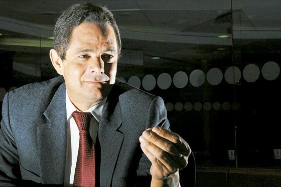 Vicepresidente Germán Vargas Lleras convoca marcha contra reforma tributaria