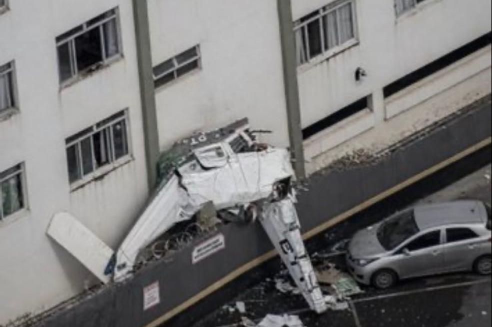 Una avioneta se estrelló contra un edificio en Brasil: se reportaron muertos y heridos