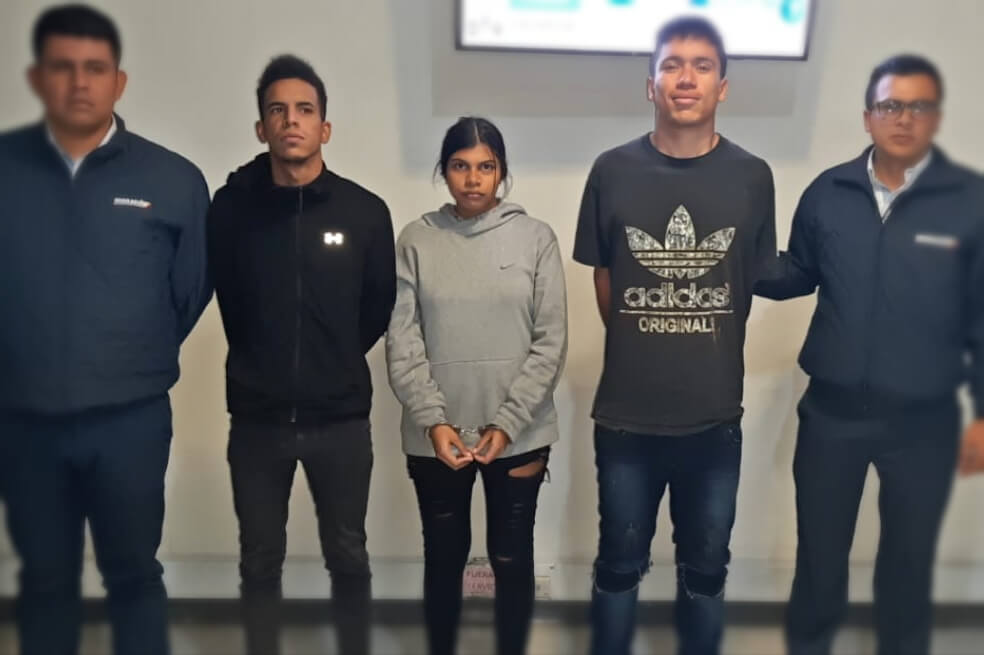 Expulsan de Colombia a “los Spiderman”, señalados de robar celulares en Transmilenio
