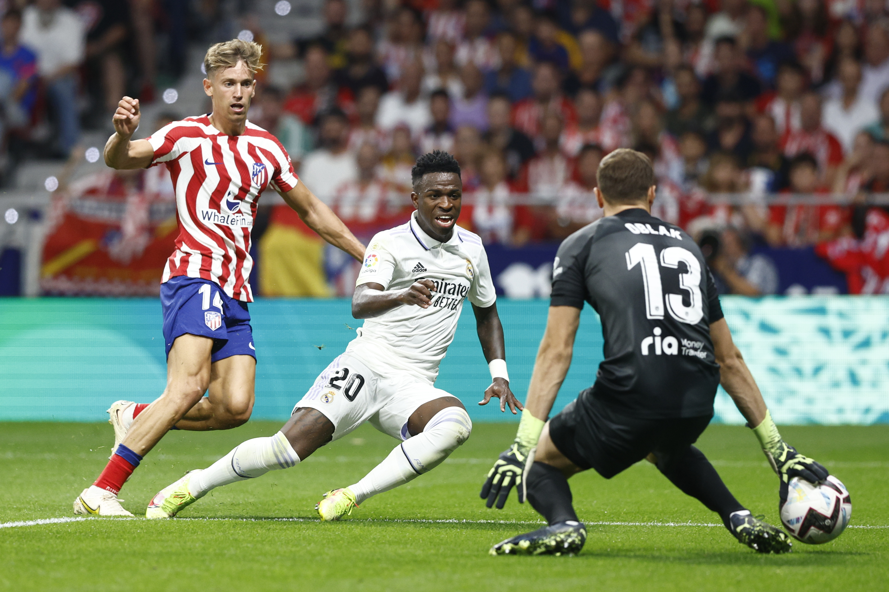 Real Madrid se quedó con el clásico madrileño y extendió su pleno de victorias