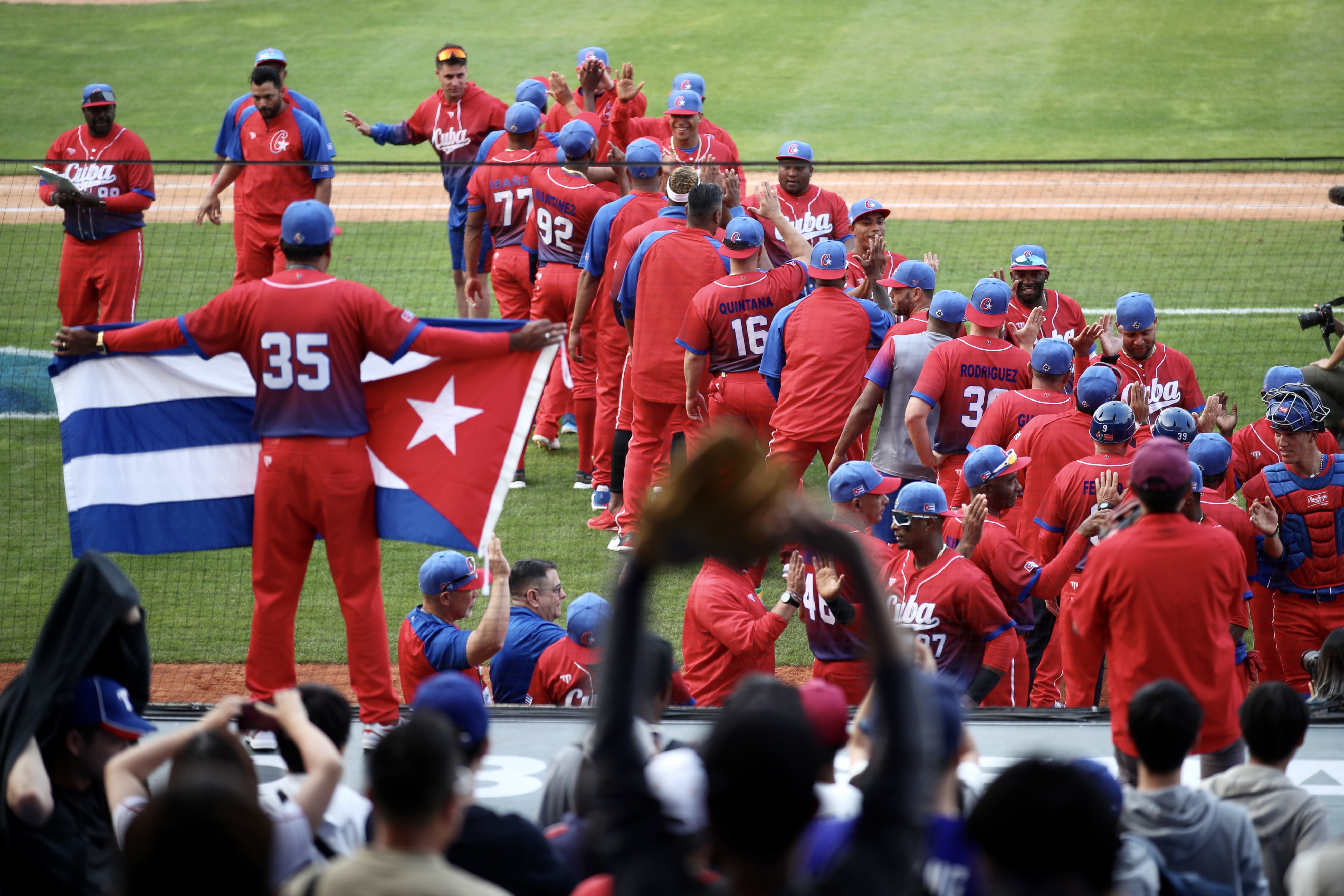 Taichung (Taiwan), 10/03/2023.- Players of Cuba celebrates after winning the game during the 2023 World Baseball Classic match between Cuba and Panama at Taichung intercontinental baseball stadium in Taichung, Taiwan, 10 March 2023. EFE/EPA/RITCHIE B. TONGO