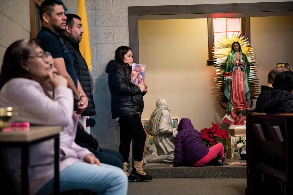 En Iowa se calcula que viven 194.000 latinos y menos de 3000 participaron en los últimos caucus de 2016. / AFP