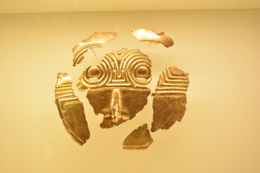 La muestra en el Museo del Oro es un cuestionamiento a nuestro culto por desechar lo que aún es útil, por la tecnología y la modernidad. / Ana María González