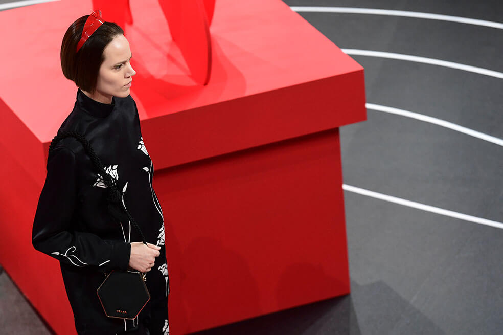 El glamour surrealista de Prada en Milán