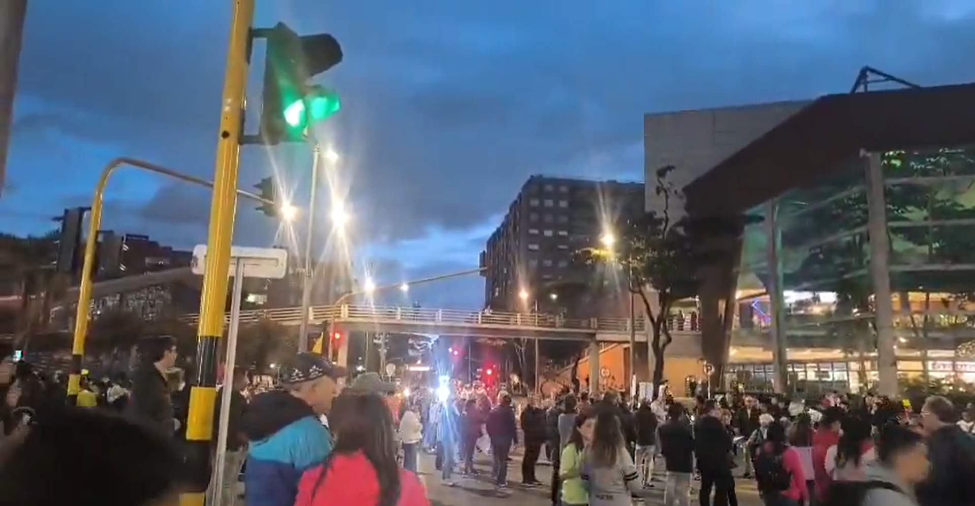 Movilidad 10 de julio: finalizan protestas en la Av. La Esperanza con carrera 68