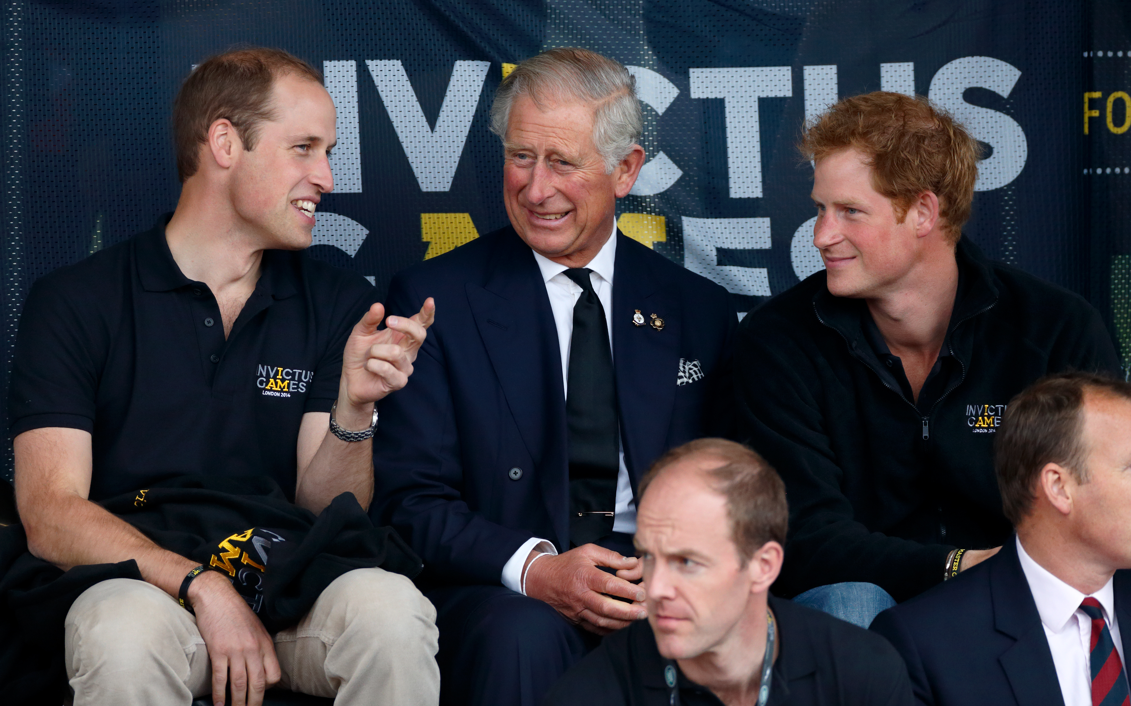 Los hijos de Harry tendrían que pedir permiso para casarse a Carlos o William
