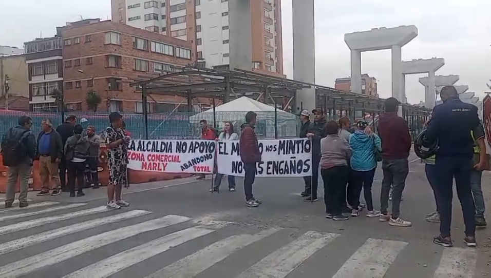 Comerciantes de Marly protestaron por afectaciones económicas a causa de las obras del Metro