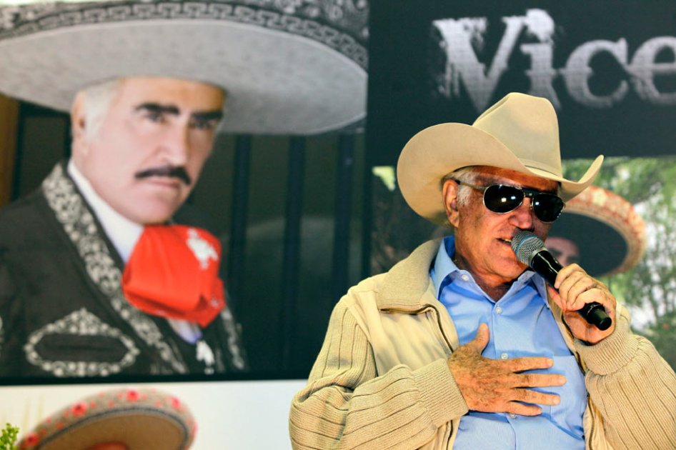 Vicente Fernandez revela que fue operado de cáncer