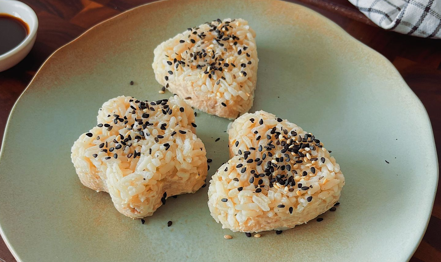 En 20 minutos lleva a la mesa este onigiri de atún