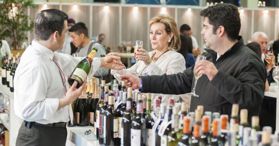 La ya tradicional cata a ciegas con jurados nacionales e internacionales, y que premia los mejores vinos de la feria, se realizará un mes antes, los días 22, 23 y 24 de septiembre.