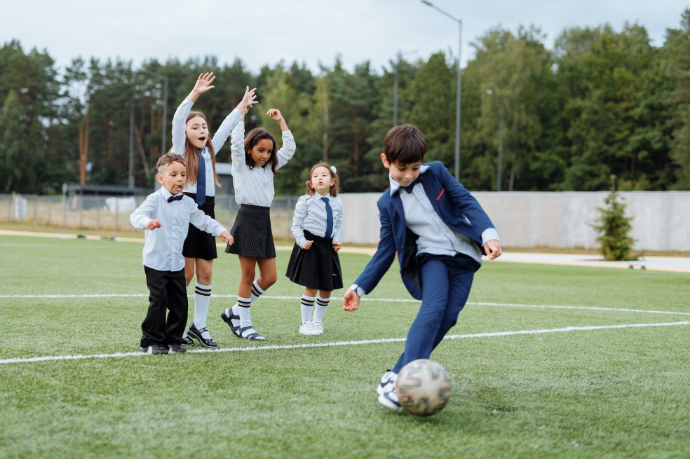 Educación del futuro: así se combina la pasión por el futbol y un colegio digital