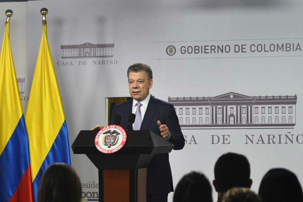 Santos ordena priorizar planes para la paz en el presupuesto general