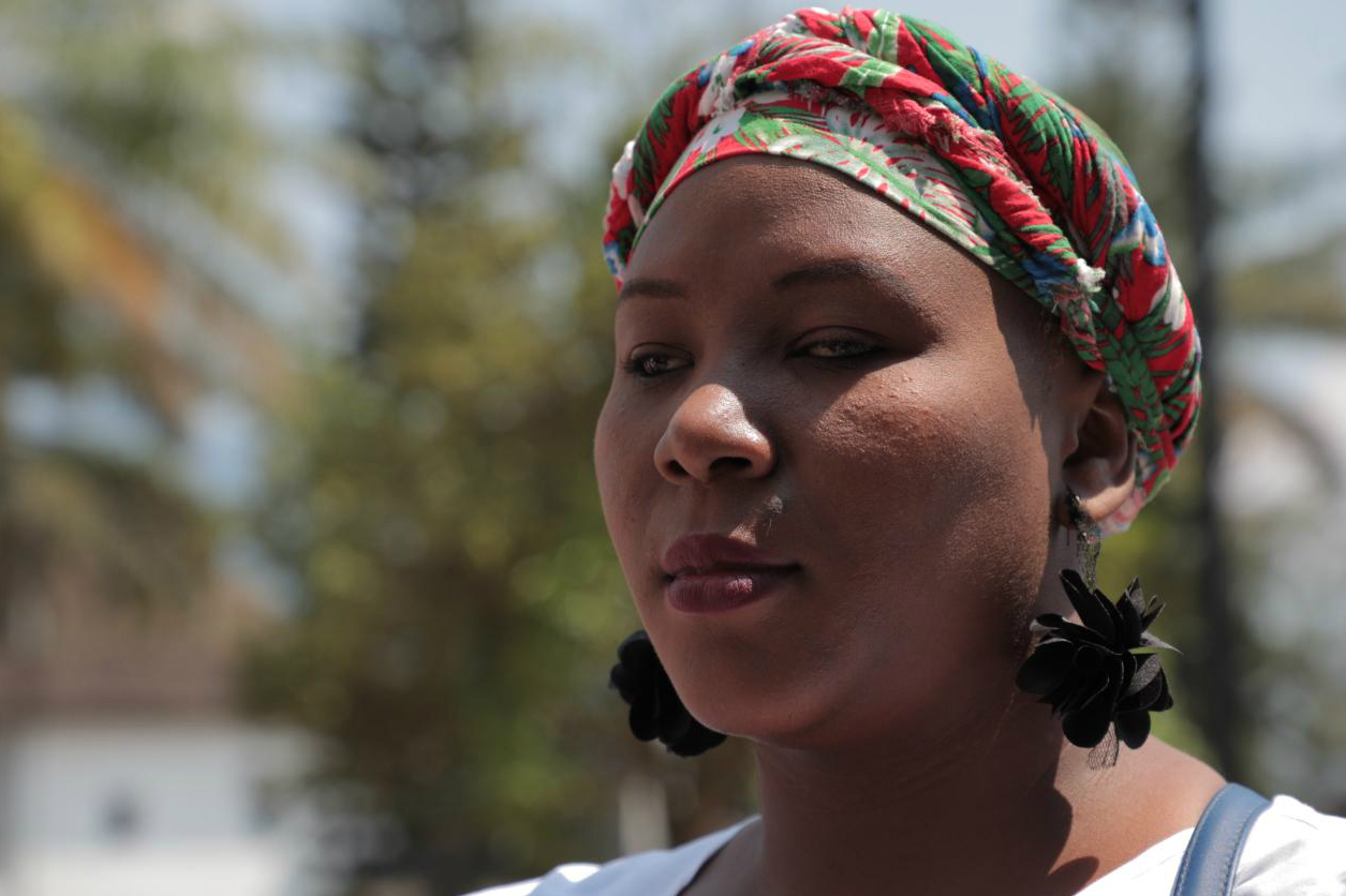 Los pueblos afros y campesinos de Caquetá, Guanía, Vaupés y Amanozas se sumaron al evento.Nathaly TrianaAún bajo el sol de medio día, los asistentes escucharon a cada uno de los representantes de la sociedad de la Amazonía. Los presentes coincidieron que esta región tiene varias complejidades para narrar la verdad. La principal: el conflicto continúa. Los grupos armados siguen en la zona y muchas comunidades están confinadas. Sin embargo, a pesar de los riesgos, quieren participar en la construcción de la paz.