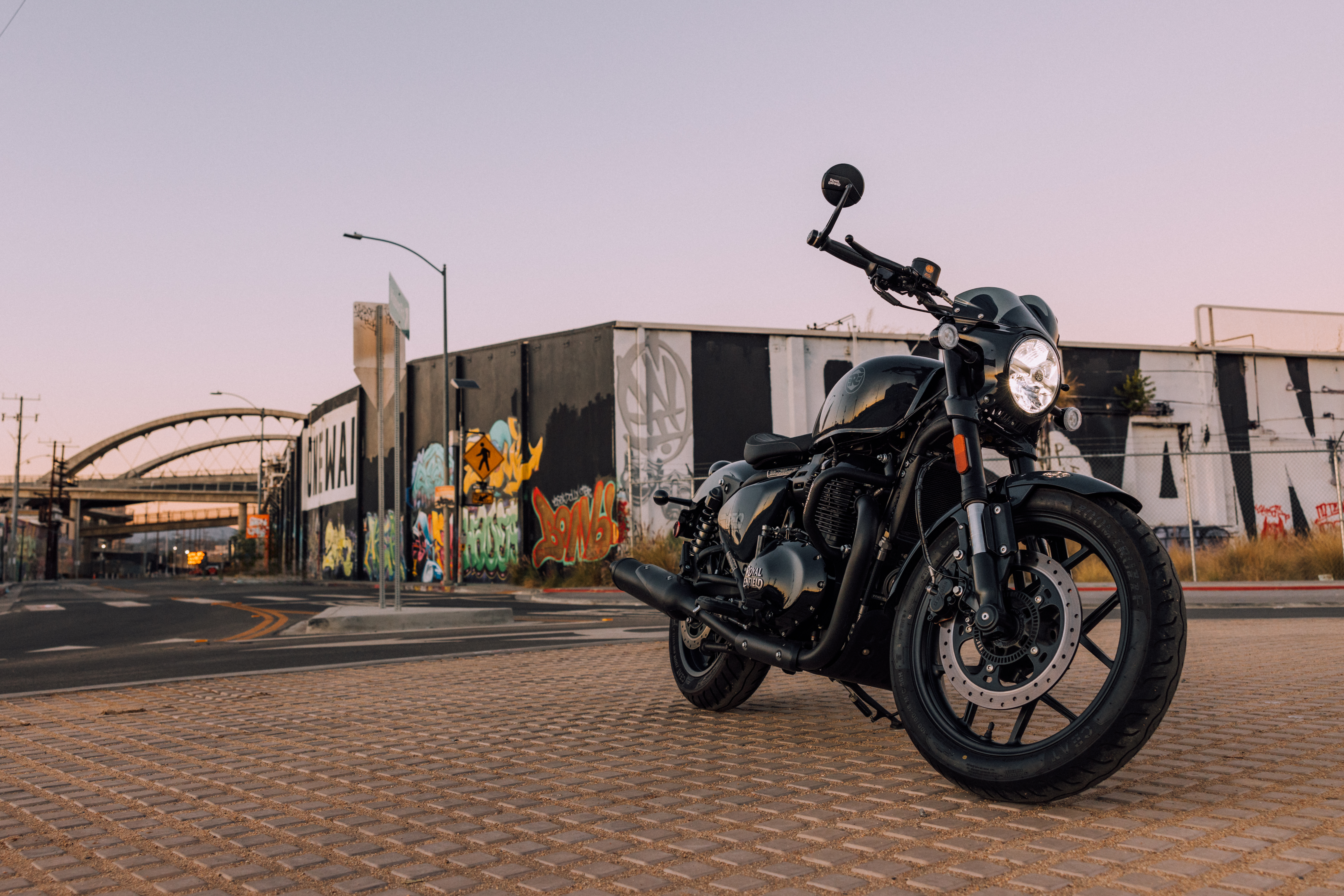 Así es la nueva Royal Enfield Shotgun 650 que llegó a Colombia