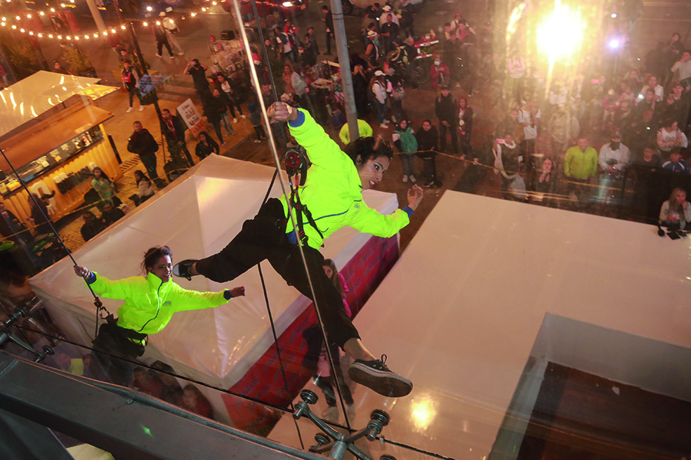 SHOW EN LAS ALTURAS NEOS MODA