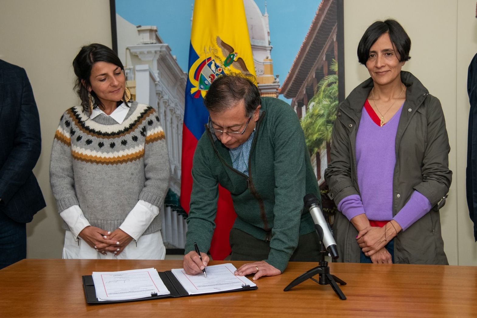 Petro sanciona el tratado de Escazú: ya es ley de la República