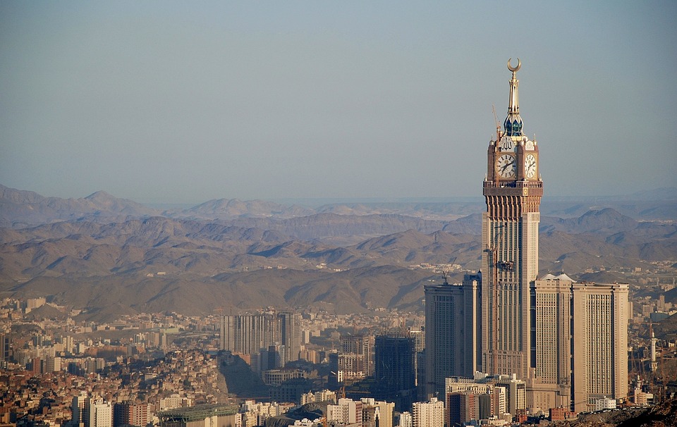 Arabia Saudita dice que buscará dotarse de armas nucleares si Irán lo hace