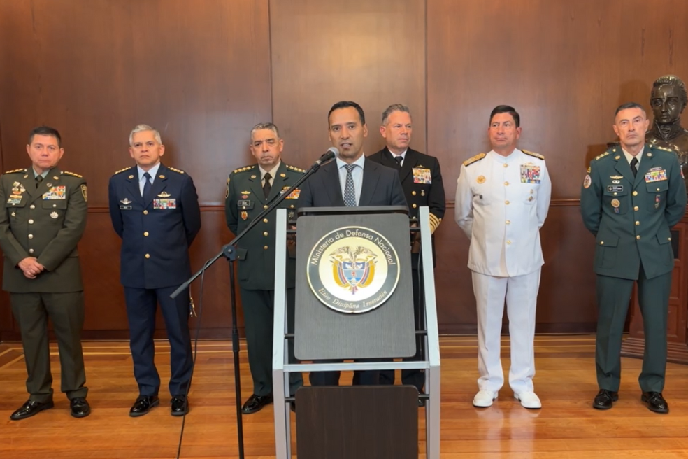 Revolcón en cúpula militar anunciado por Petro no ha sido oficializado por falta de firmas