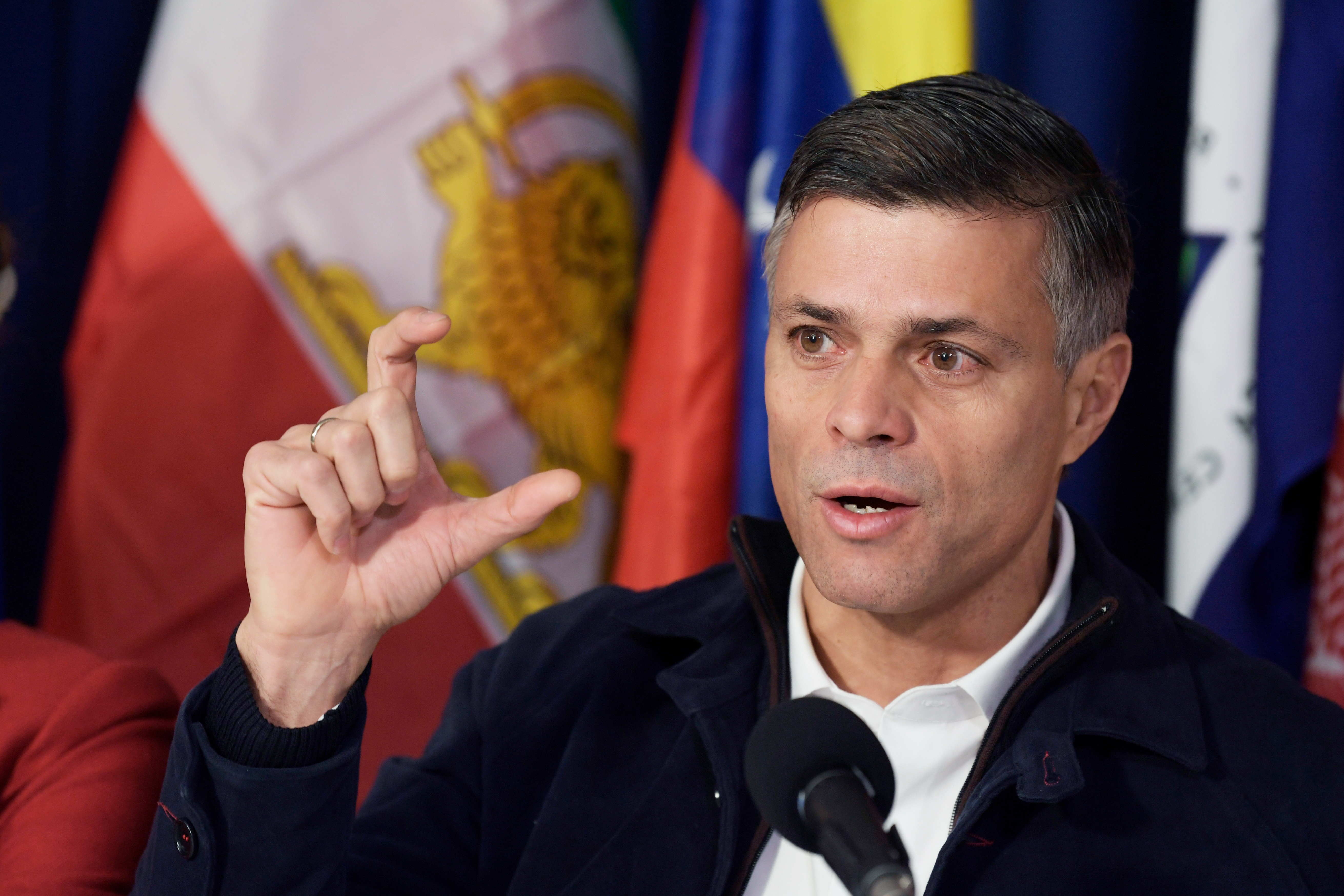 USA3191. WASHINGTON (ESTADOS UNIDOS), 12/03/2024.- El político opositor y excandidato presidencial venezolano, Leopoldo López, habla durante una rueda de prensa del World Liberty Congress, un grupo creado para unificar las voces 'disidentes' de más de 60 países del mundo, este martes, en el National Press Club en Washington (EE.UU.). Un grupo de políticos opositores de más de una decenas de países como Venezuela, Rusia y Nicaragua pidieron este martes un mayor apoyo por parte de Estados Unidos y la Unión Europea en sus luchas "por la libertad". En una rueda de prensa, los activistas denunciaron que este año se celebran 15 elecciones que consideran "fraudulentas" en todo el mundo y pidieron tanto a Washington como a Bruselas que tomen posiciones y acciones más contundentes contra los gobiernos de sus países de origen. EFE/ Lenin Nolly